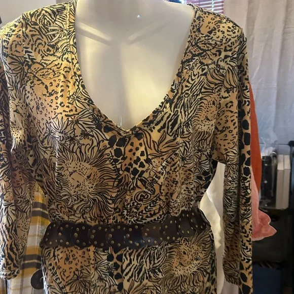 Lilly Pulitzer “Take me to the Wild,” V-Neck Dress medium - Picture 2 of 8